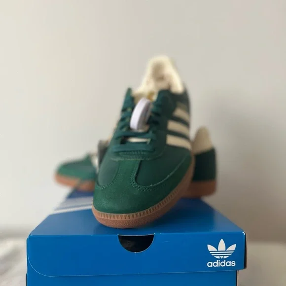 Sambas women’s 9.5, men’s 8.5 - Picture 3 of 3